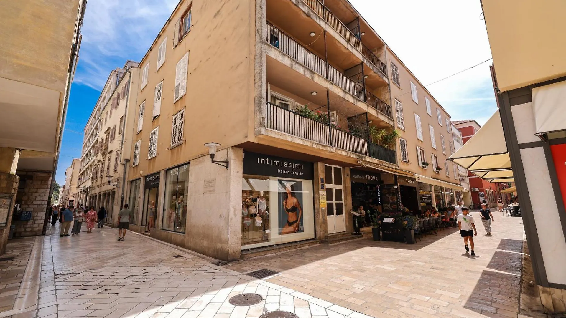 Studio Laura In The Heart Of Zadar Apartment